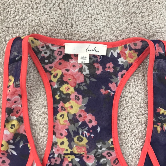 Floral print see through top - Picture 2 of 3
